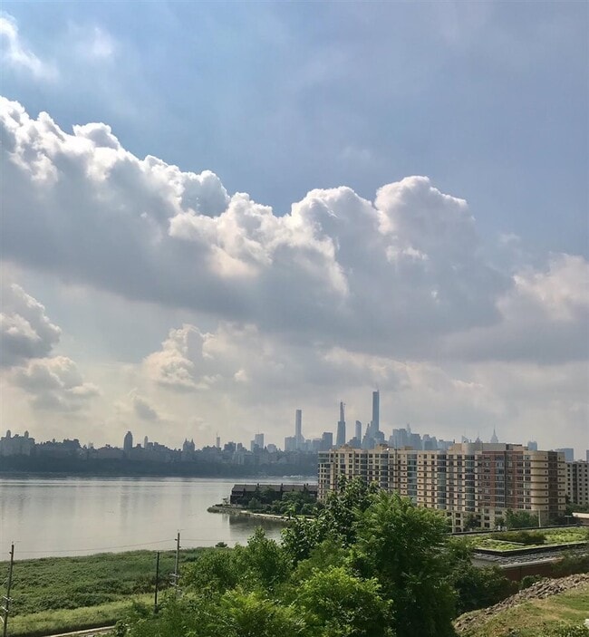 Building Photo - 34 Bergen Ridge Rd