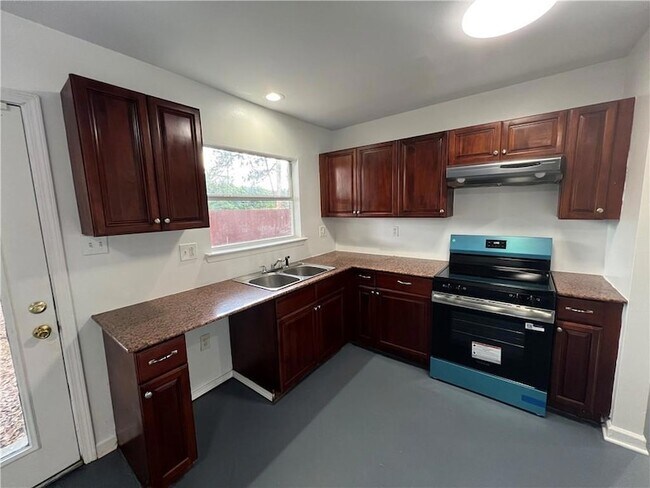 Building Photo - 7702 Belcrest Pl