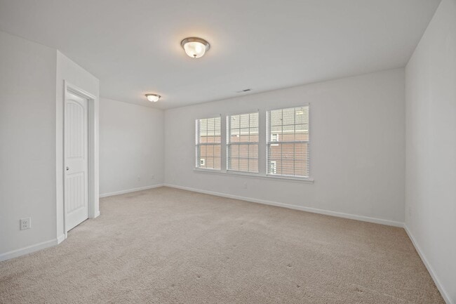 Building Photo - 3-Bedroom Home with Spacious Layout & Private Backyard in Wendell