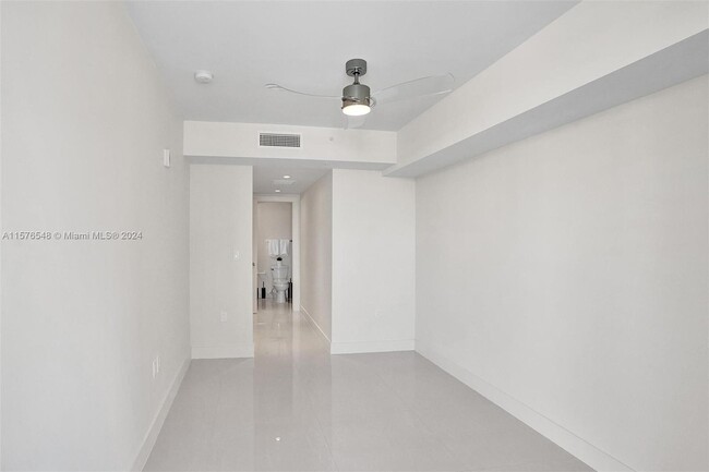 Building Photo - 3040 N Ocean Blvd