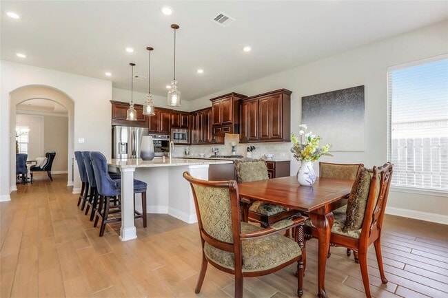 Building Photo - 1815 Carriage Oaks Ln