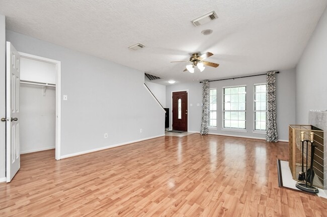 Building Photo - 2707 Blue Mist Dr