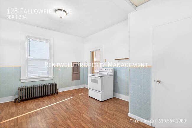 Building Photo - 128 Fallowfield Ave