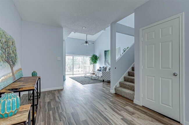 Building Photo - 395 Rancho Bauer Dr