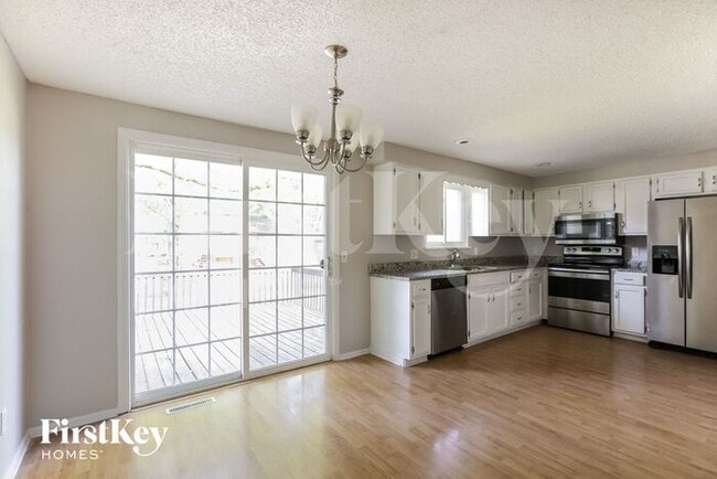 Building Photo - 1605 S Kiowa Dr
