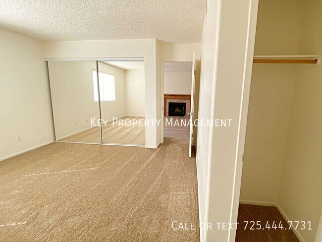 Building Photo - 2 BEDROOM CONDO OFF OF DESERT INN AND FORT...