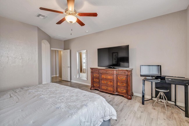 Building Photo - 14713 Rockbridge