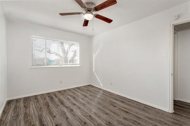 Building Photo - 5722 Gaston Ave