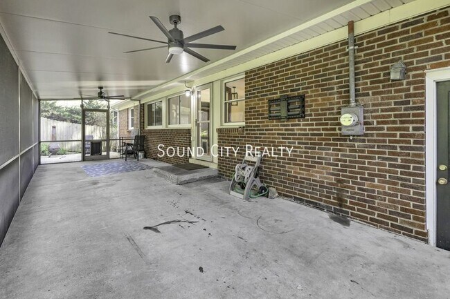 Building Photo - 6232 Henry Ford Dr