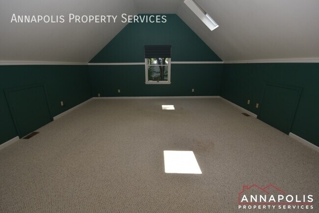 Building Photo - 1069 Carriage Hill Pkwy