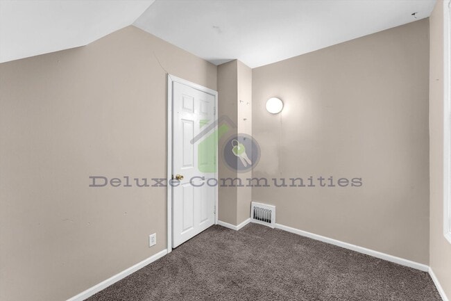 Building Photo - Newly Remodeled 3 Bedroom in MidTown!
