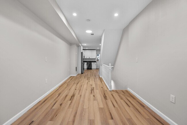 Building Photo - 15 N Bradford St