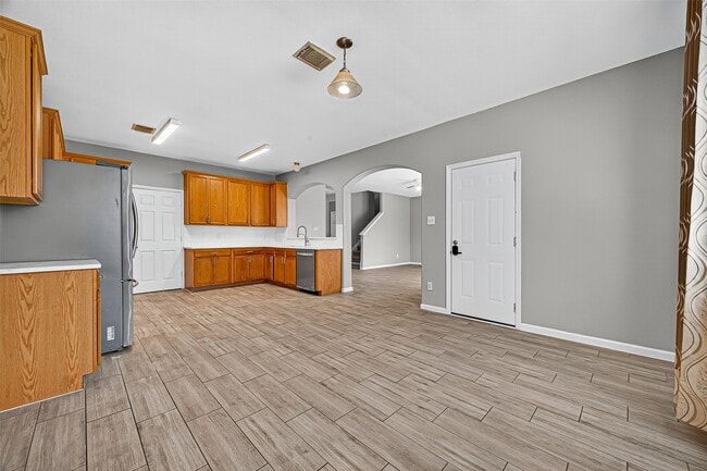 Building Photo - 2111 Castle Gardens Ln