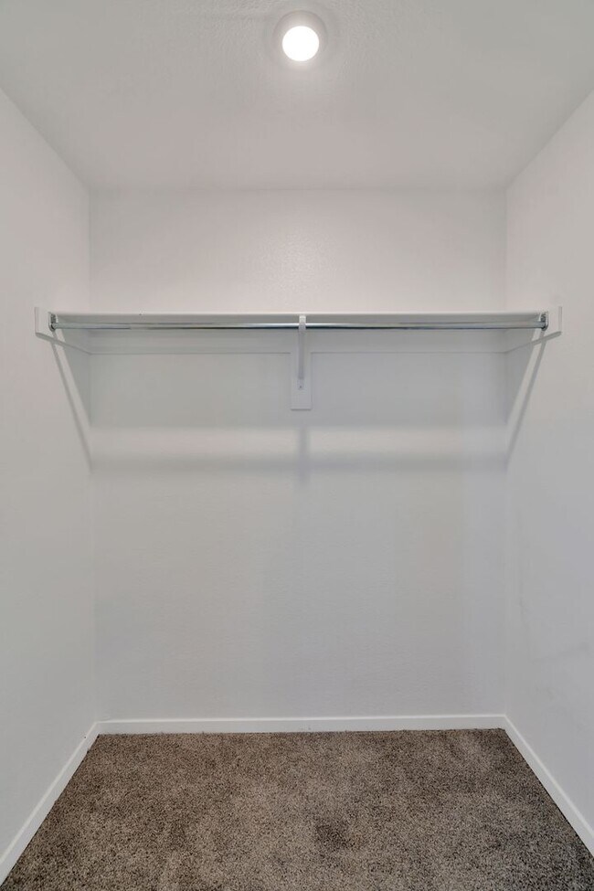 Building Photo - Spacious 3 bed, 2 bath in East Siloam Spri...