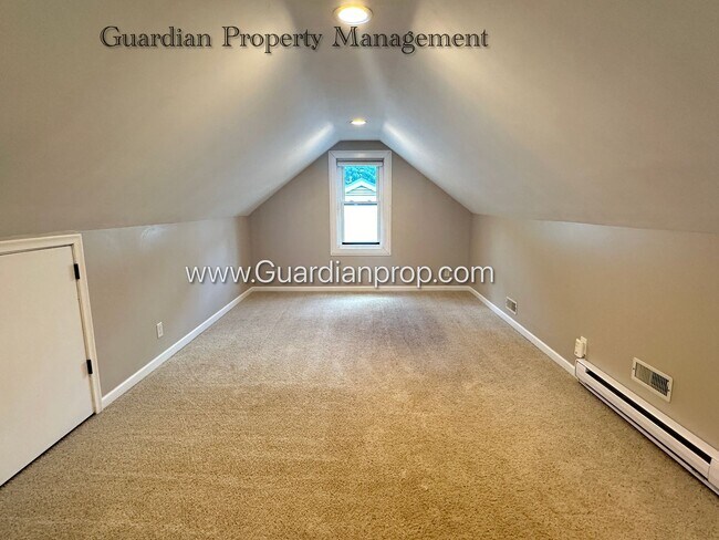 Building Photo - Richfield Single Family Home, Fenced Yard,...