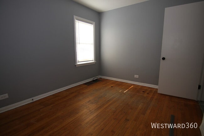 Building Photo - 14301 S Edbrooke Ave