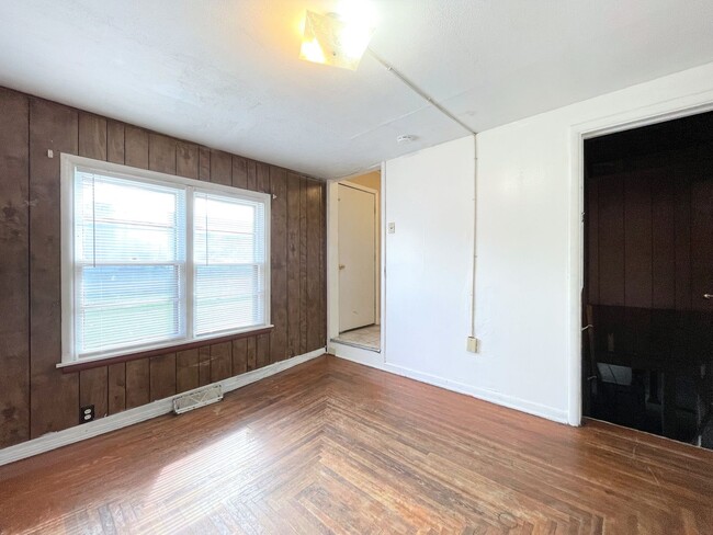 Building Photo - 3 Bedroom Located In Wichita