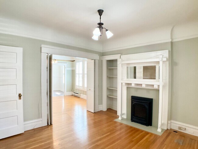 Building Photo - REMODELED and Spacious.  IN-UNIT LAUNDRY! ...