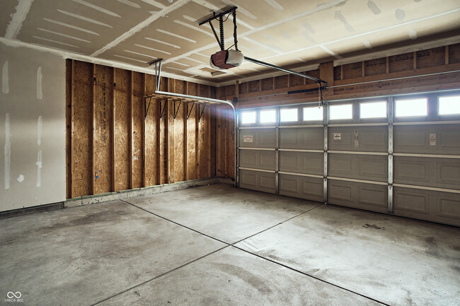 Building Photo - 681 N Crystal Dr