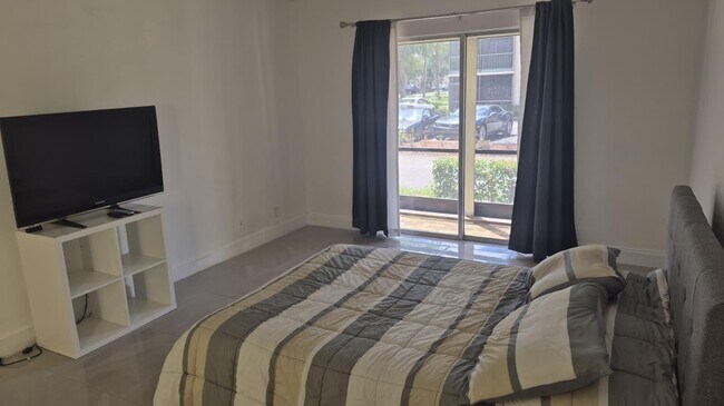 Building Photo - 4137 NW 88th Ave