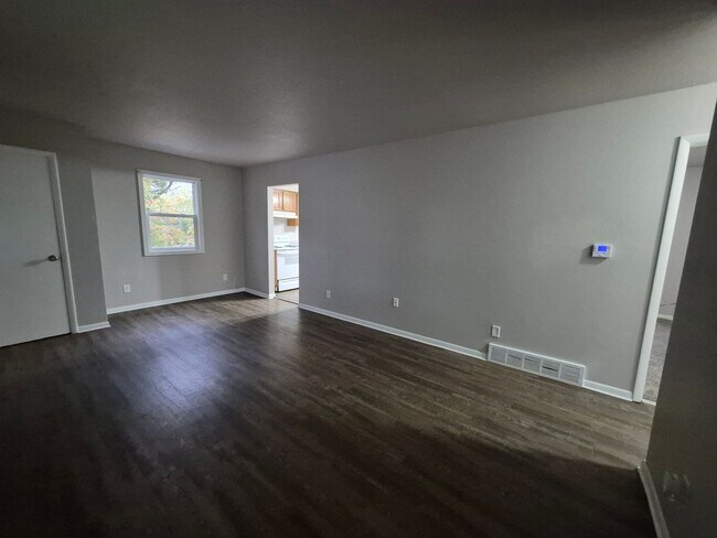 Building Photo - 3 Bedroom home with shed on corner lot ava...