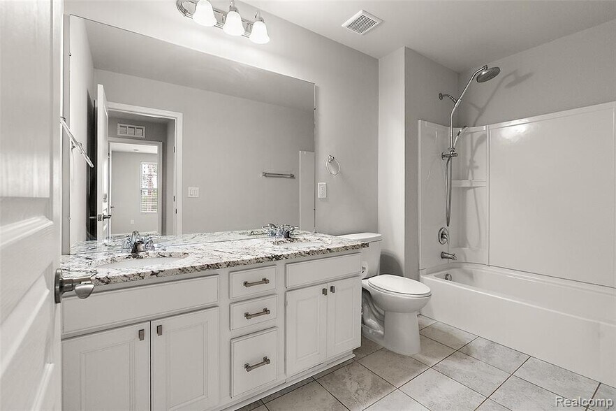 Building Photo - 31065 Tremont Ln
