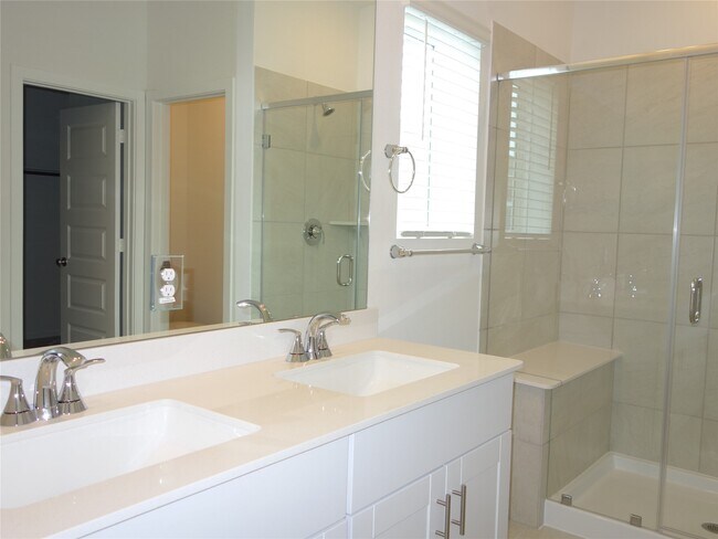 Building Photo - 620 Sand Dollar Dr