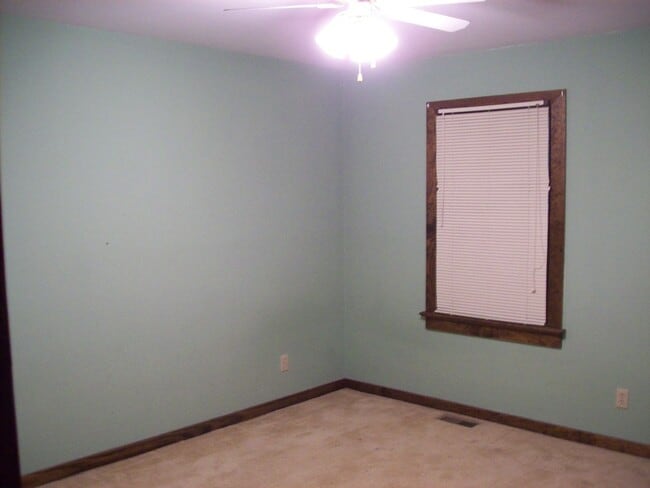 Building Photo - 2 bed  2 bath home in wiht woods with a pond