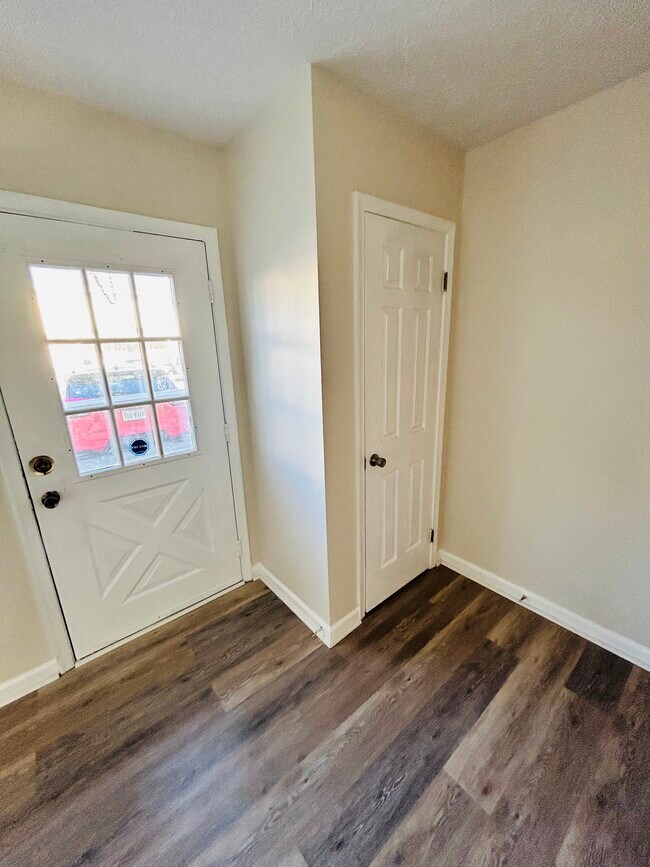 Coat Closet - 508 Yorktowne Pl