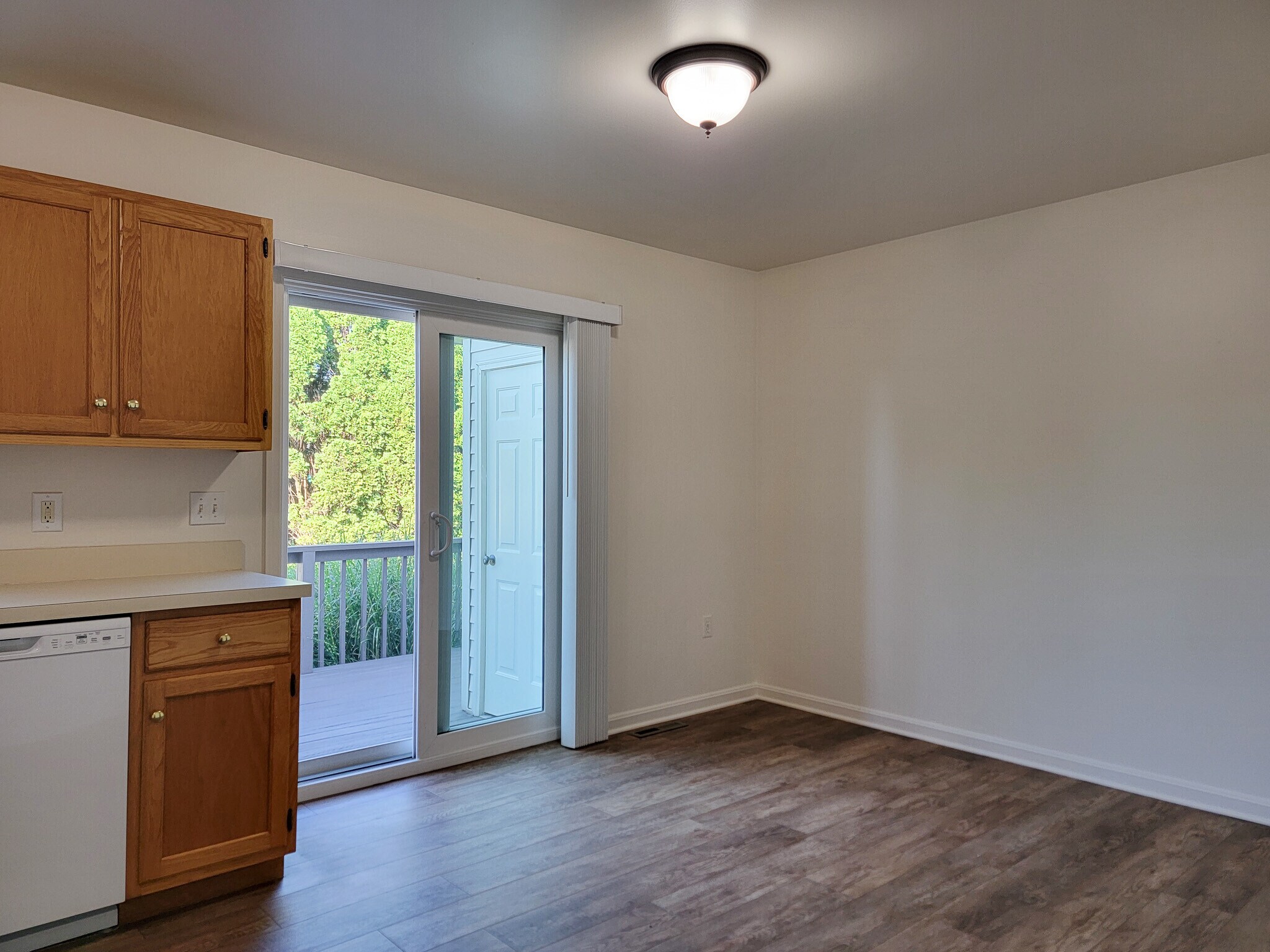 Building Photo - 10 S Whisper Ln