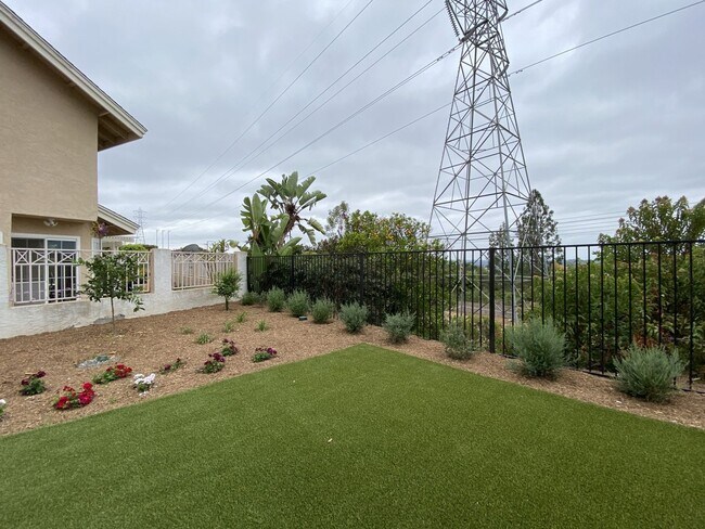 Building Photo - Spacious Home in La Costa with Nice View!!