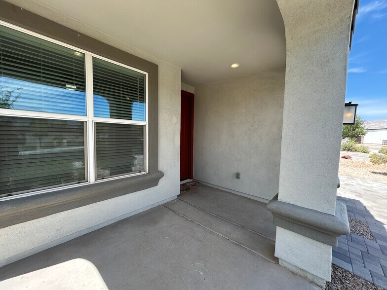 Building Photo - 2350 E Lieber Pl