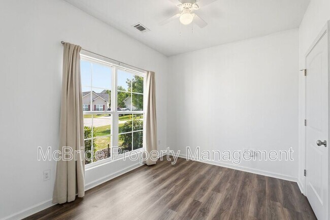 Building Photo - 6013 Settlement Ct