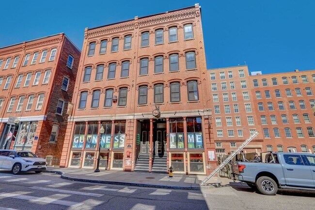 Building Photo - 45 Wingate St