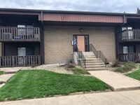 Building Photo - 868 N Prairie Ave