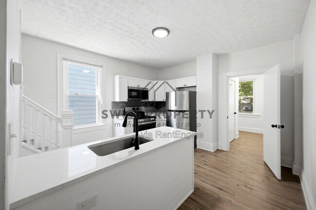 Building Photo - 977 Miller Ave