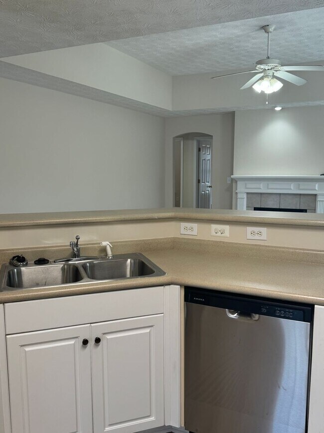 Building Photo - Prattville Home