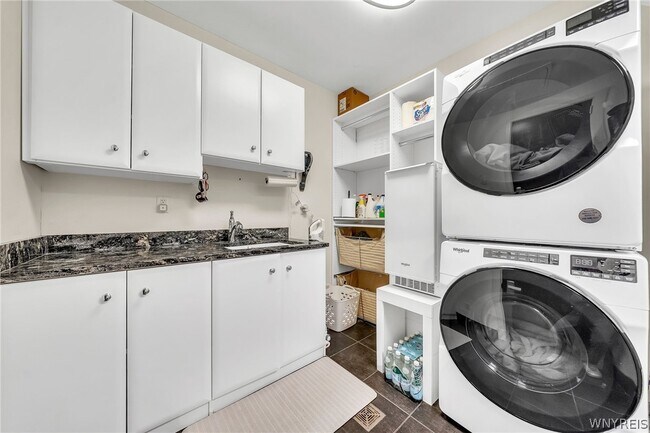 Building Photo - 200 Delaware Ave