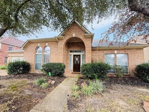 Building Photo - 10122 Meridian Lakes Dr
