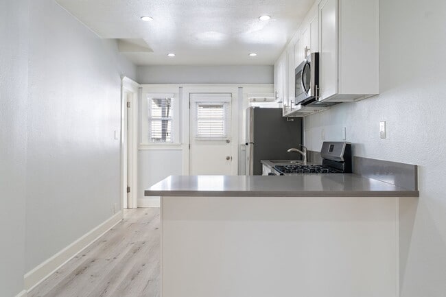 Interior Photo - 1819 - 1825 E. 7th St