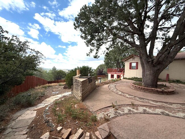 Building Photo - Million-Dollar Views of Granite Mountain &...