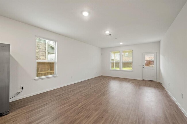 Building Photo - 1312 Grass Bnd Dr