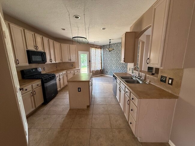 Building Photo - 2211 Cambridge Dale Ct