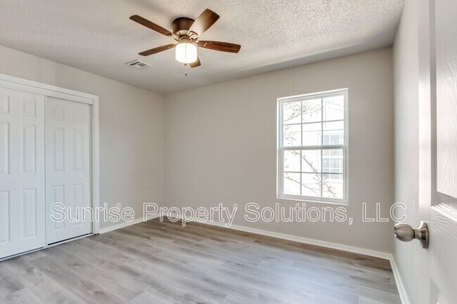 Building Photo - 4713 Love Dr