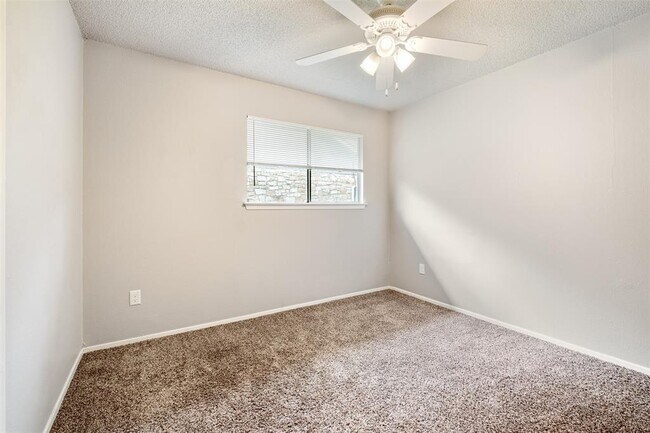 Building Photo - 5404 Salem Hill Dr
