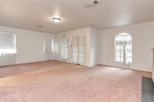 Building Photo - 6831 Reed Rd