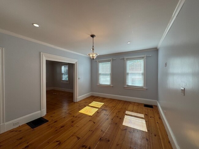 Building Photo - 8 Elmwood St