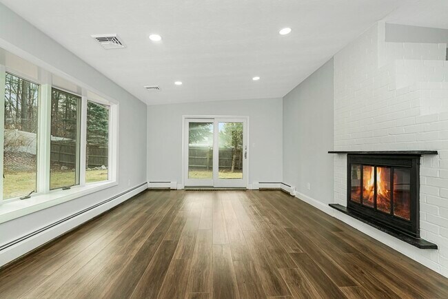 Building Photo - 57 Sloane Dr