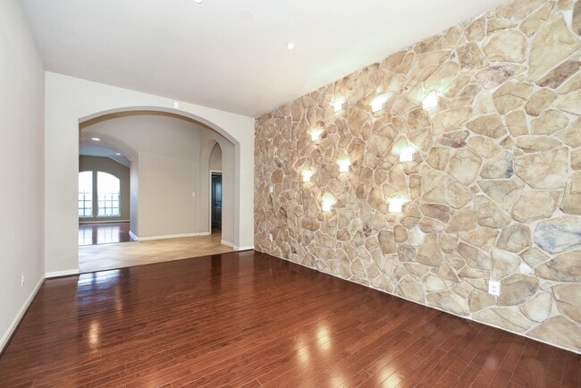 Building Photo - 26202 Basil View Ln