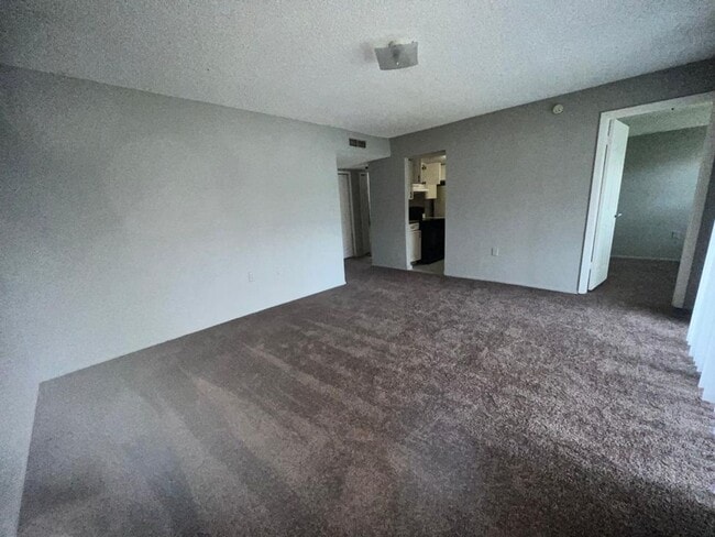 Building Photo - Spacious 3 Bed/2 Bath Condo on Las Palmas ...